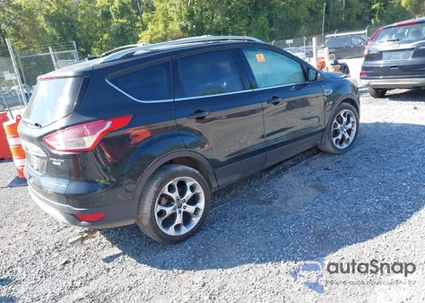 2014 Ford Escape Titanium z USA, uszkodzony, nr VIN 1FMCU9J98EUD77884